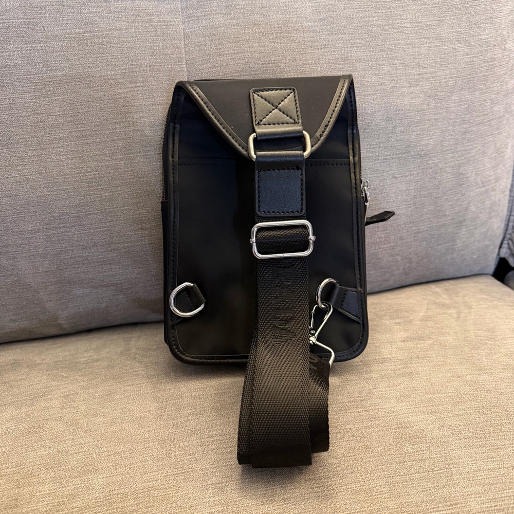 Prada Re-Nylon Black Crossbody Bag Men - Picture 2 of 5